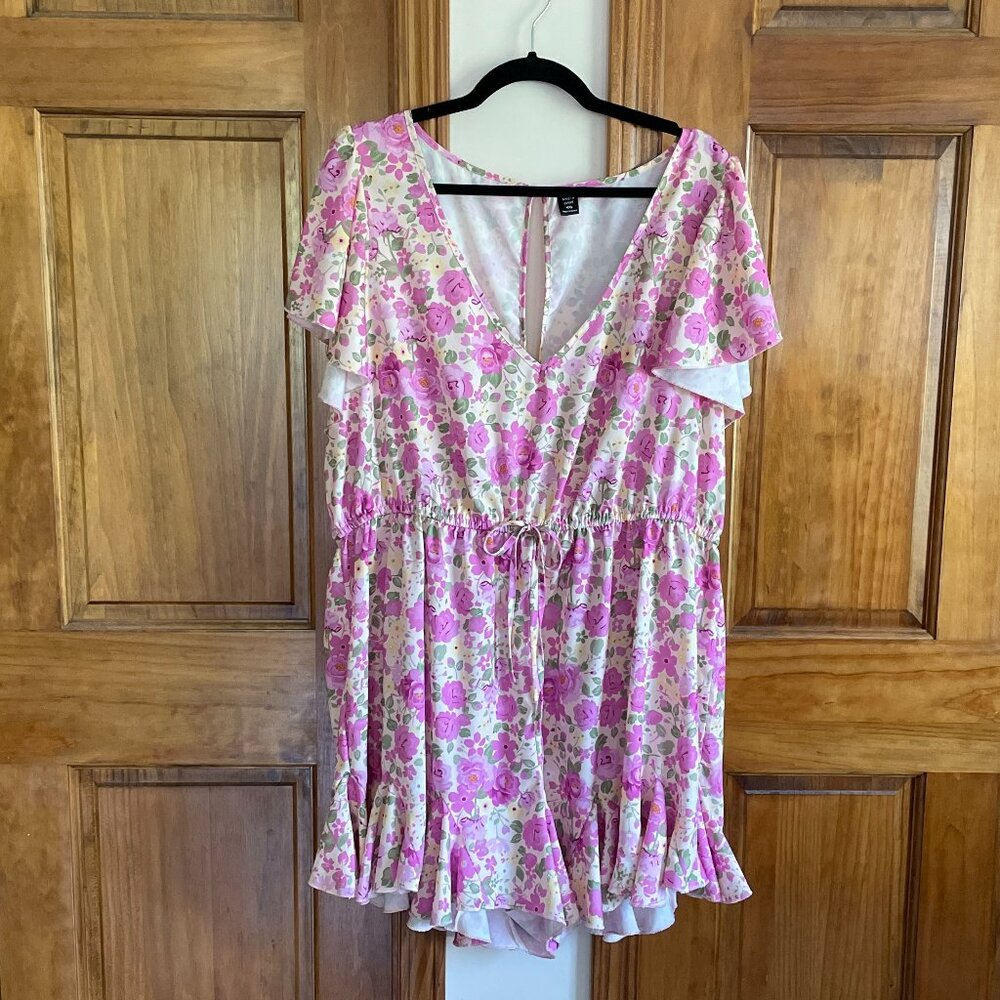 NWOT Flouncy Romper 4X Shein Pink, Green, and Ivory Floral Pattern Cinched Waist